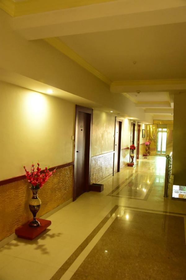 Hotel Shiv International Bhachau Exterior foto
