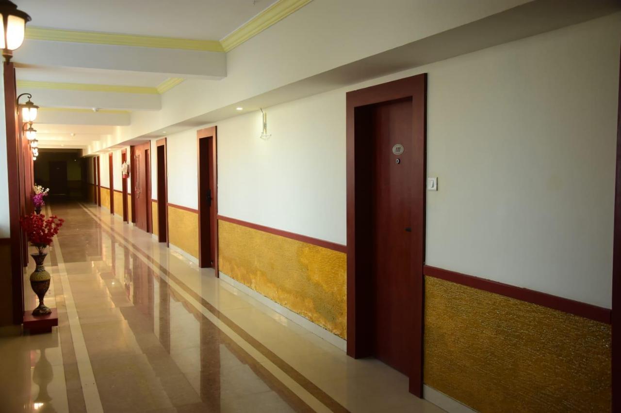 Hotel Shiv International Bhachau Exterior foto